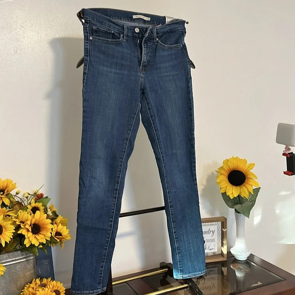 Levi Strauss and Company women’s size 28 waist 28 leg 30 Straight leg jeans - Picture 5 of 9